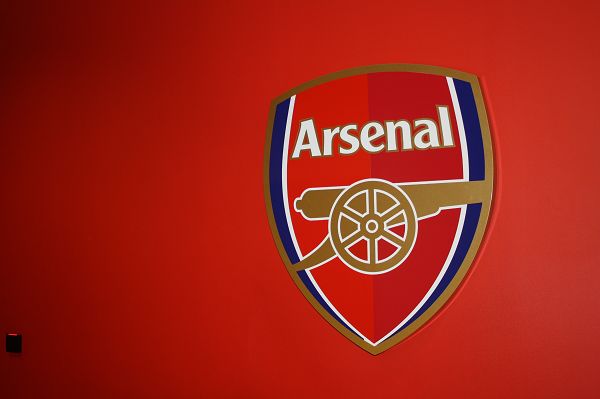 欧文：南门不配曼联，球迷反对保守