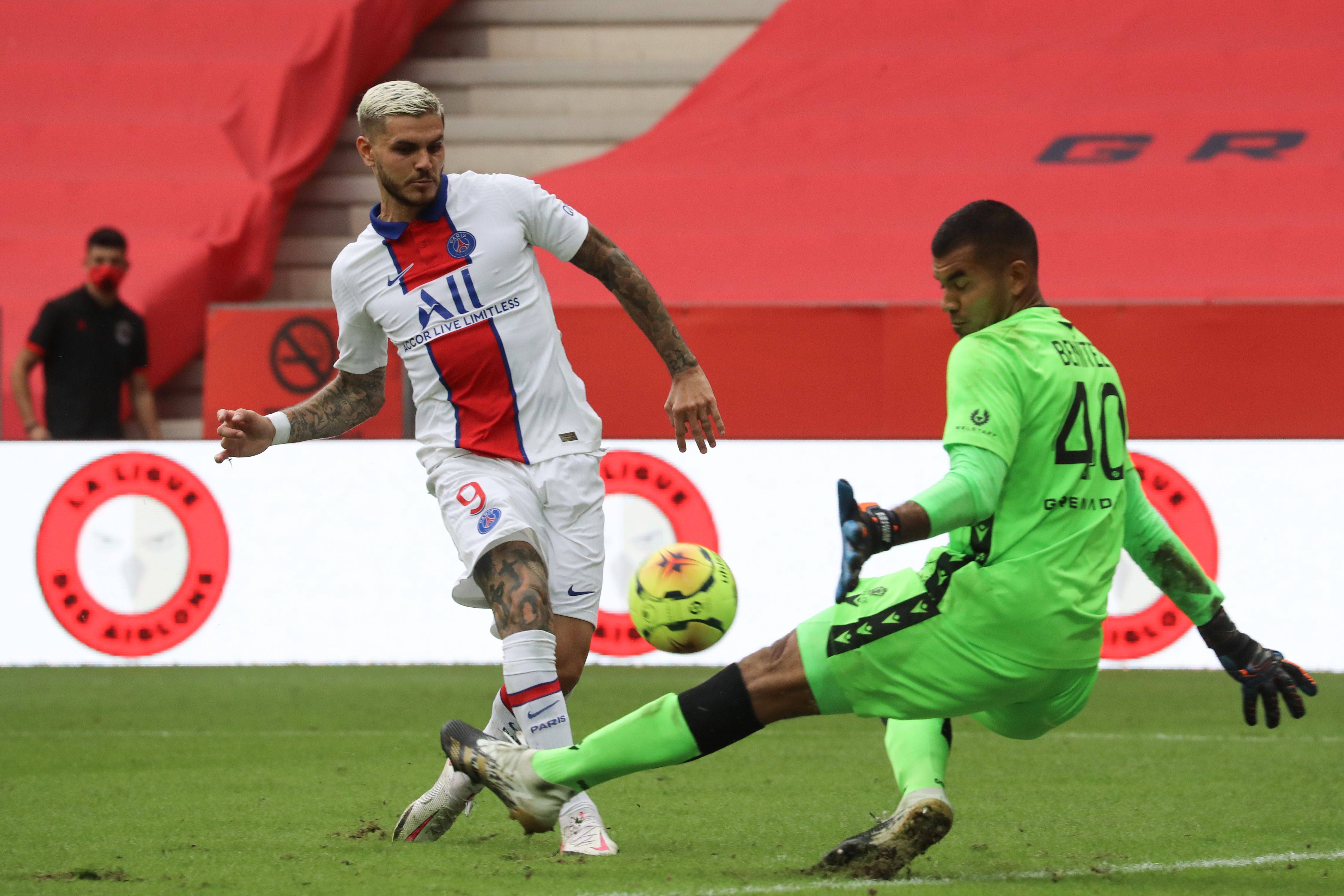 足总杯狂欢一夜！曼联1-2爆冷遭遇一轮游，阿森纳4-1大胜晋级32强